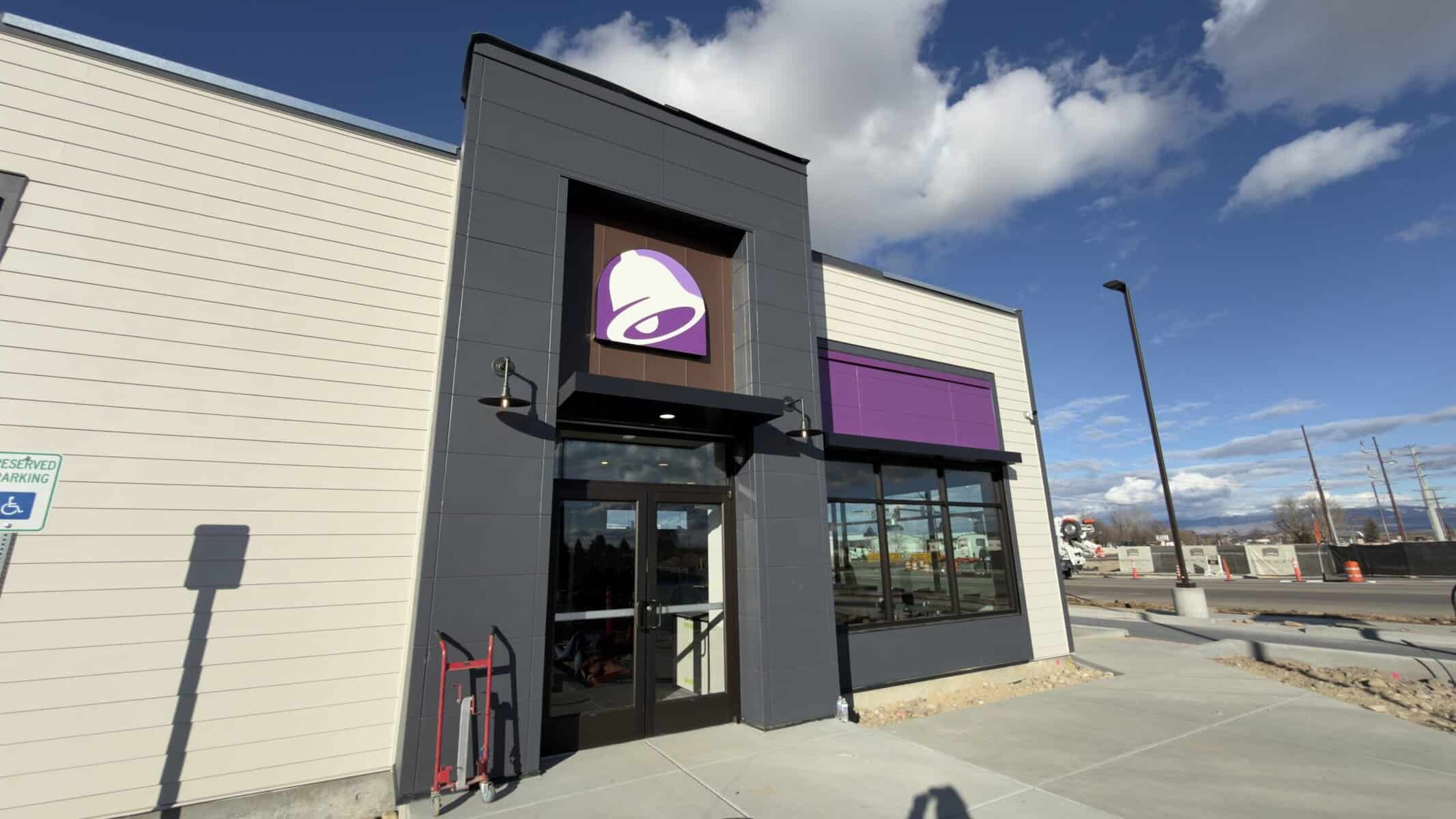 28622216 84E4 43C1 846A BDE8E92F299D IMG